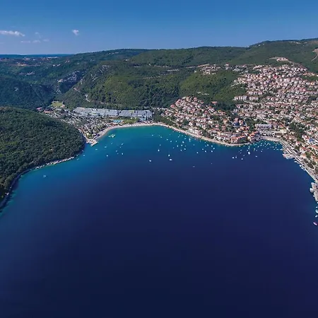 1 Bedroom Stunning In * Rabac