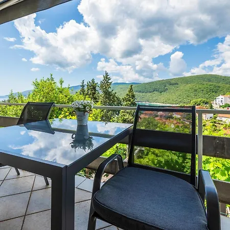 1 Bedroom Stunning In Apartman Rabac